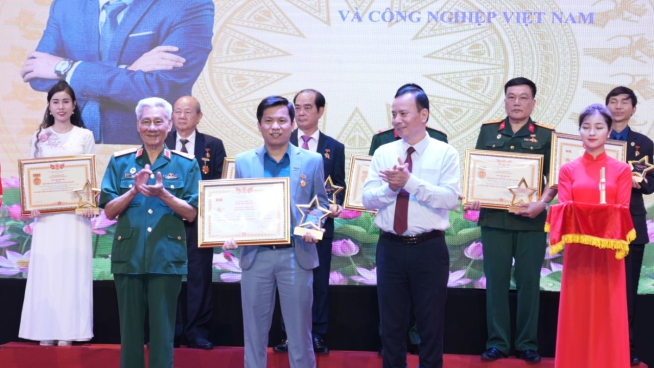 Chúc mừng Intech Group dành cú đúp giải thưởng thương hiệu tại chương trình "Tự hào Việt Nam"